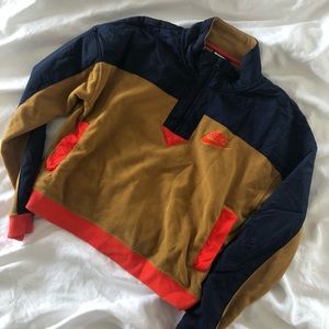 Nike Women’s Colorblock Cropped Fleece